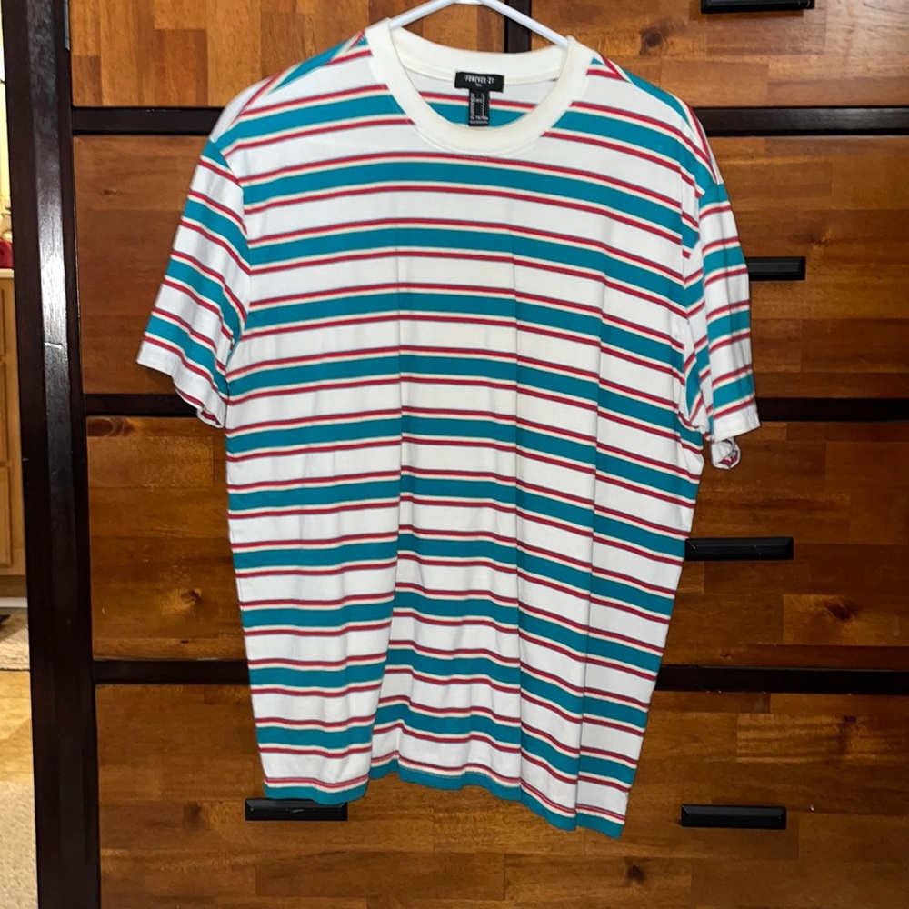 Forever 21 short sleeve g shirt